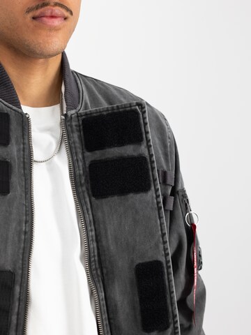 ALPHA INDUSTRIES Átmeneti dzseki 'MA-1 Combat' - szürke