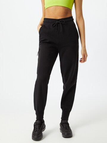 Tapered Pantaloni 'Tech Fleece' de la Nike Sportswear pe negru: față