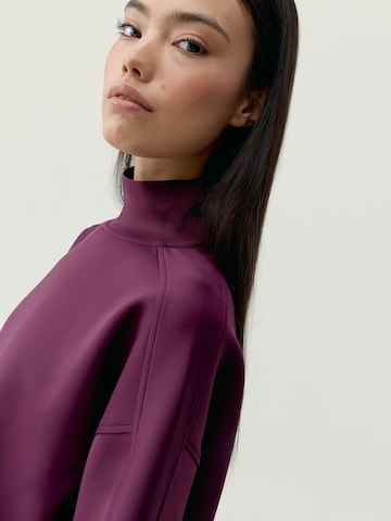 Born Sportief sweatshirt ' Thashi ' in Lila