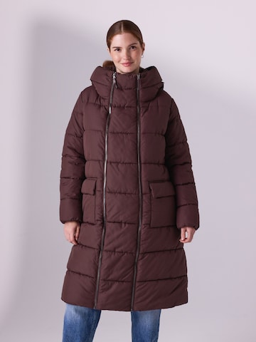 Next Wintermantel in Rot: Vorderseite