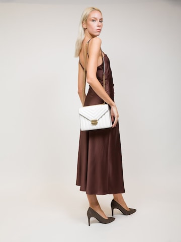Michael Kors Shoulder Bag in White: front