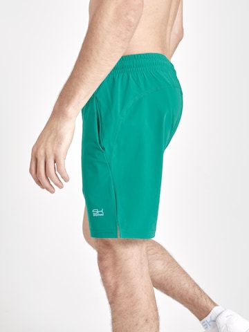 SPORTKIND Regular Workout Pants 'Shorts regular' in Green