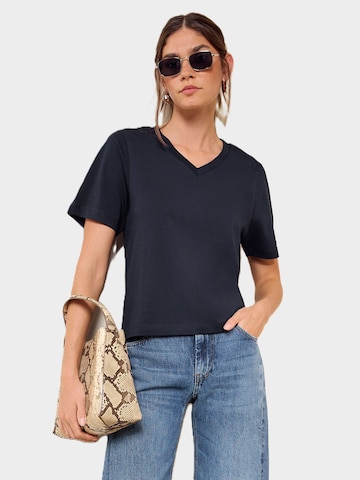 Friends Like These Shirt in Blauw: voorkant