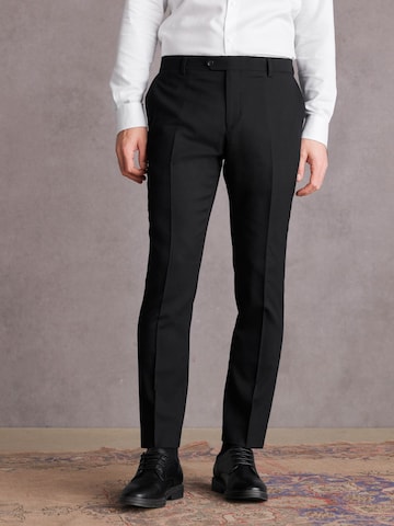 Next Slimfit Hose in Schwarz