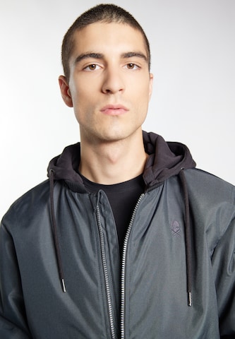 TUFFSKULL Between-Season Jacket 'Wrest' in Grey