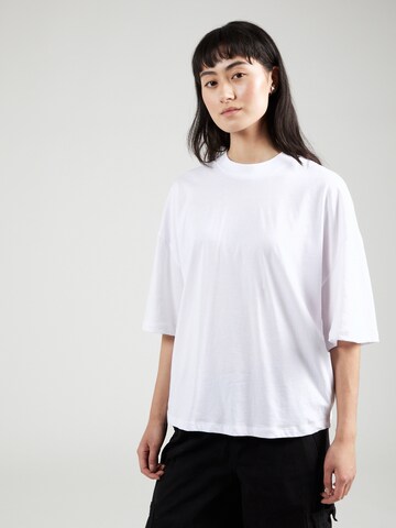 T-shirt Dorothy Perkins en blanc : devant