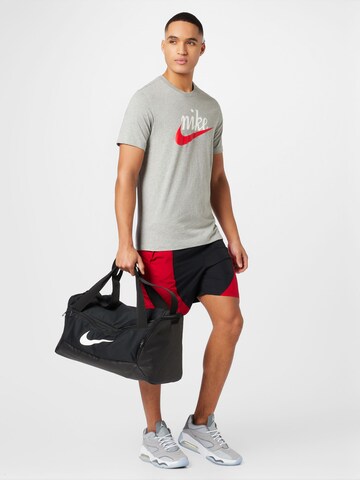 T-Shirt 'FUTURA 2' Nike Sportswear en gris