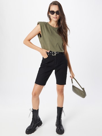 Top 'Fran' de la Gina Tricot pe verde