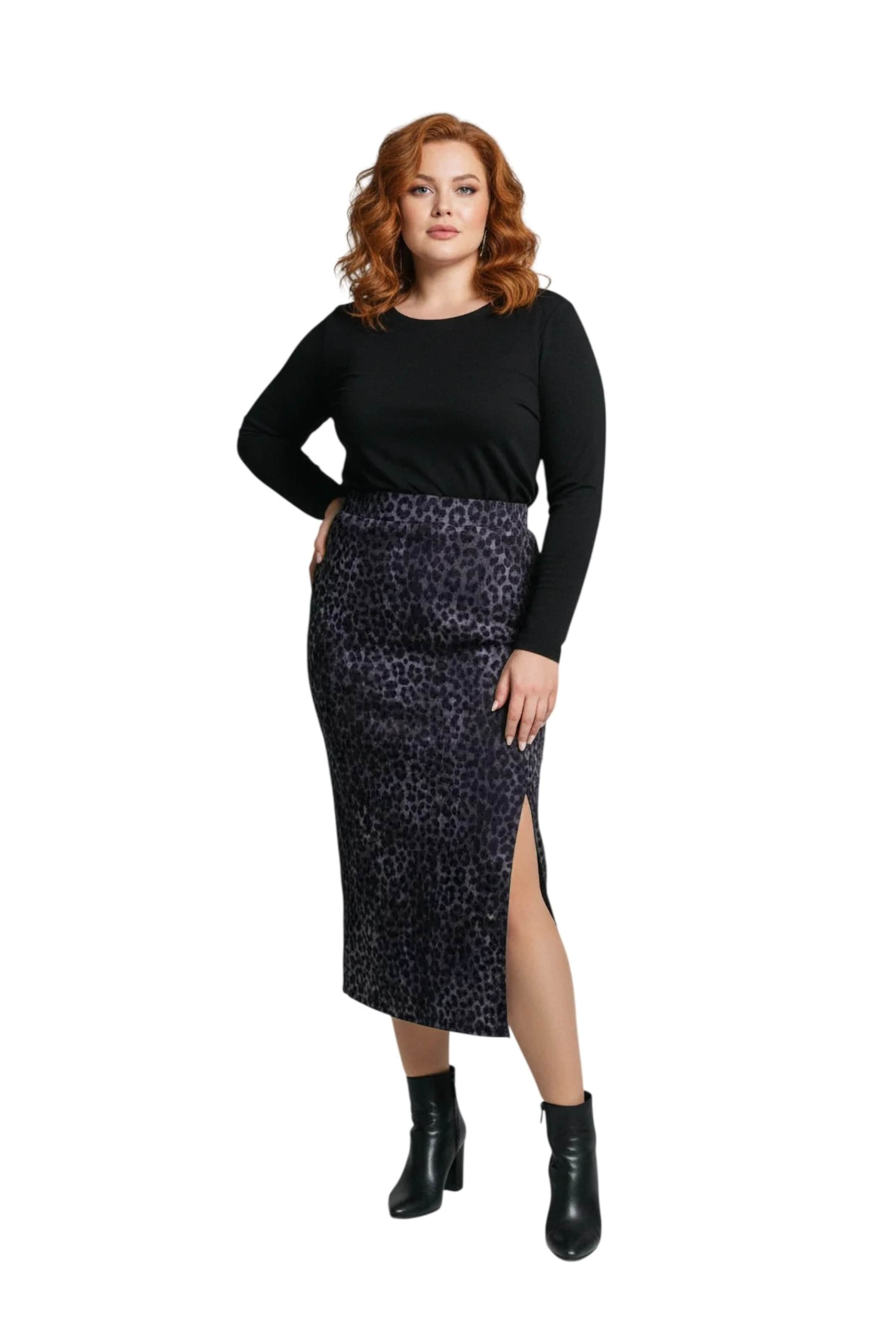 Shape Of You Skirt in Black: front