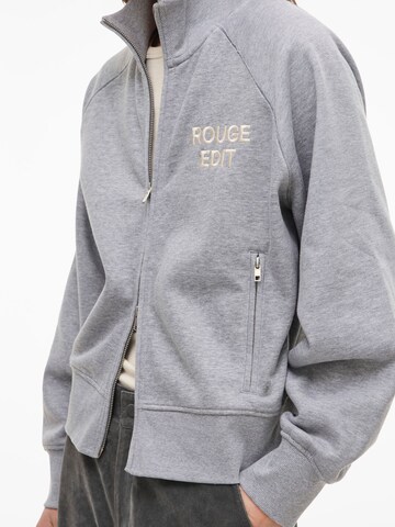 Sweat-shirt ROUGE EDIT en gris