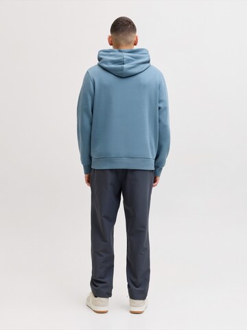 JACK & JONES Sweatshirt i blå