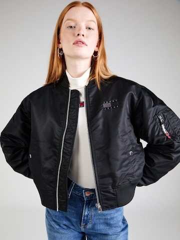 Tommy Jeans Přechodná bunda – černá: přední strana