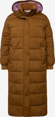 Studio Untold Winter Coat in Brown: front