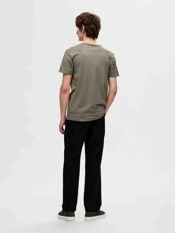 Tricou de la SELECTED HOMME pe verde