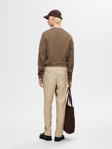 SELECTED Regular Trousers with creases 'SLHLeroy' in Brown