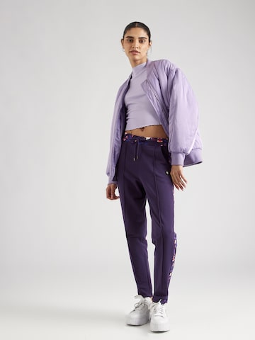 Blutsgeschwister Regular Pants in Purple