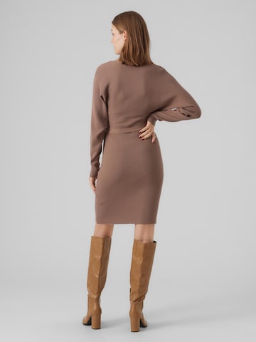 VERO MODA Knitted dress 'Holly Rem' in Brown