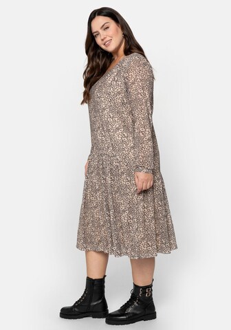 SHEEGO Kleid in Beige