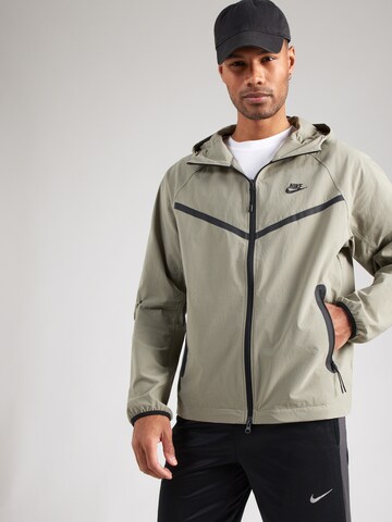 Giacca di mezza stagione di Nike Sportswear in verde: frontale