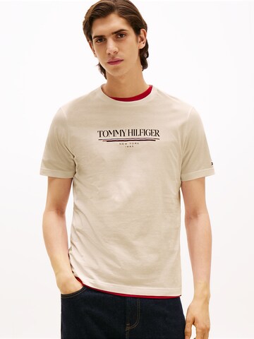 TOMMY HILFIGER T-shirt i beige: framsida