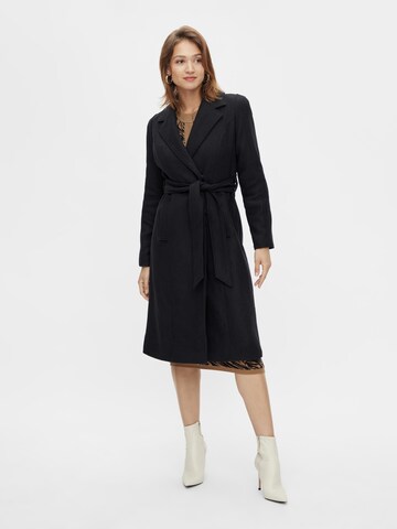 YAS Mantel in Schwarz: Vorderseite