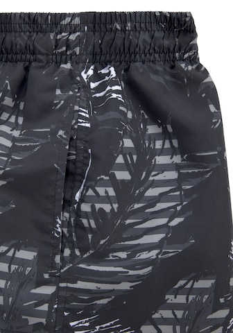 s.Oliver Badeshorts in Schwarz