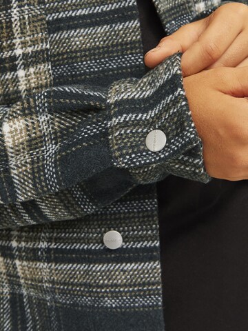 Jack & Jones Junior Regular fit Button up shirt in Grey