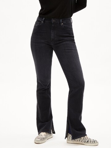 ARMEDANGELS Slimfit Jeans 'Neveaa' in Zwart: voorkant