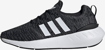 ADIDAS ORIGINALS حذاء رياضي ' Swift Run 22 Schuh ' بـ أسود: الأمام