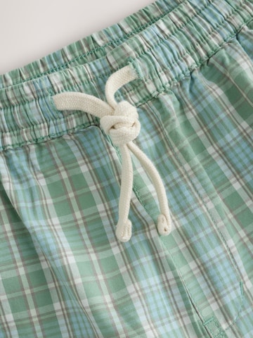 Largi Pantaloni de la Next pe verde