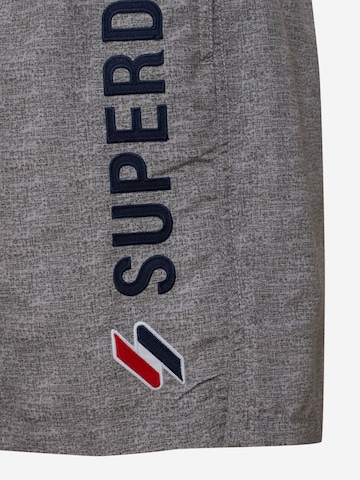Superdry Plavecké šortky – šedá