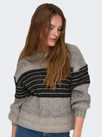 Pull-over 'Lucilla' ONLY en gris