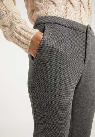 Usha Regular Pants in Grey