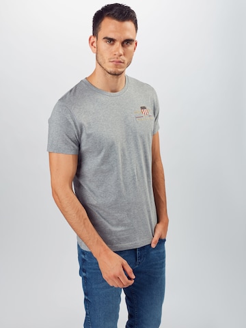 GANT Regular Fit T-Shirt in Grau: predná strana