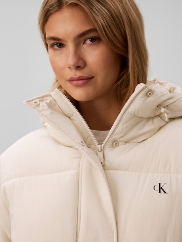 Calvin Klein Jeans Přechodná bunda – bílá