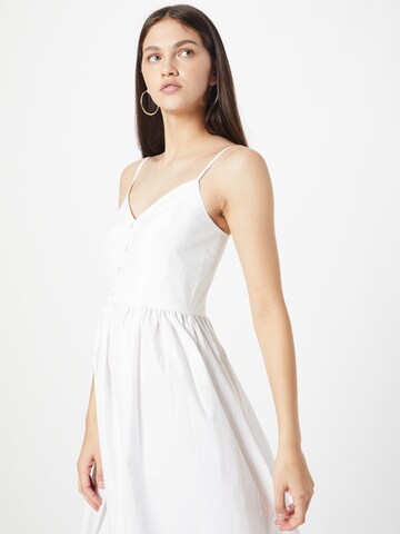 Robe d’été River Island en blanc