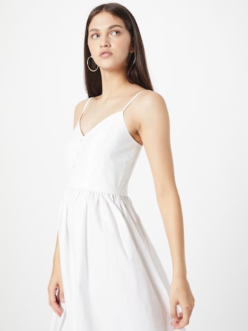 River Island Καλοκαιρινό φόρεμα σε λευκό