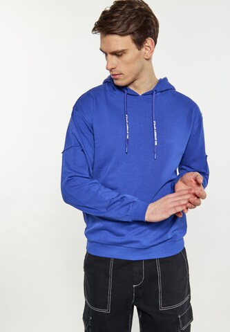 MO Sweatshirt in Blauw: voorkant