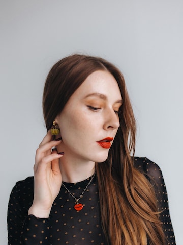 RADADA Earrings 'Golden Crown & Red Lips' in Red: front