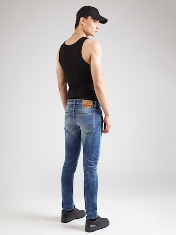 DIESEL Slimfit Jeans '2019 D-STRUKT' in Blauw