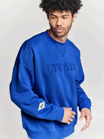 LYCATI exclusive for ABOUT YOU - Sweatshirt 'Inning' em azul: frente