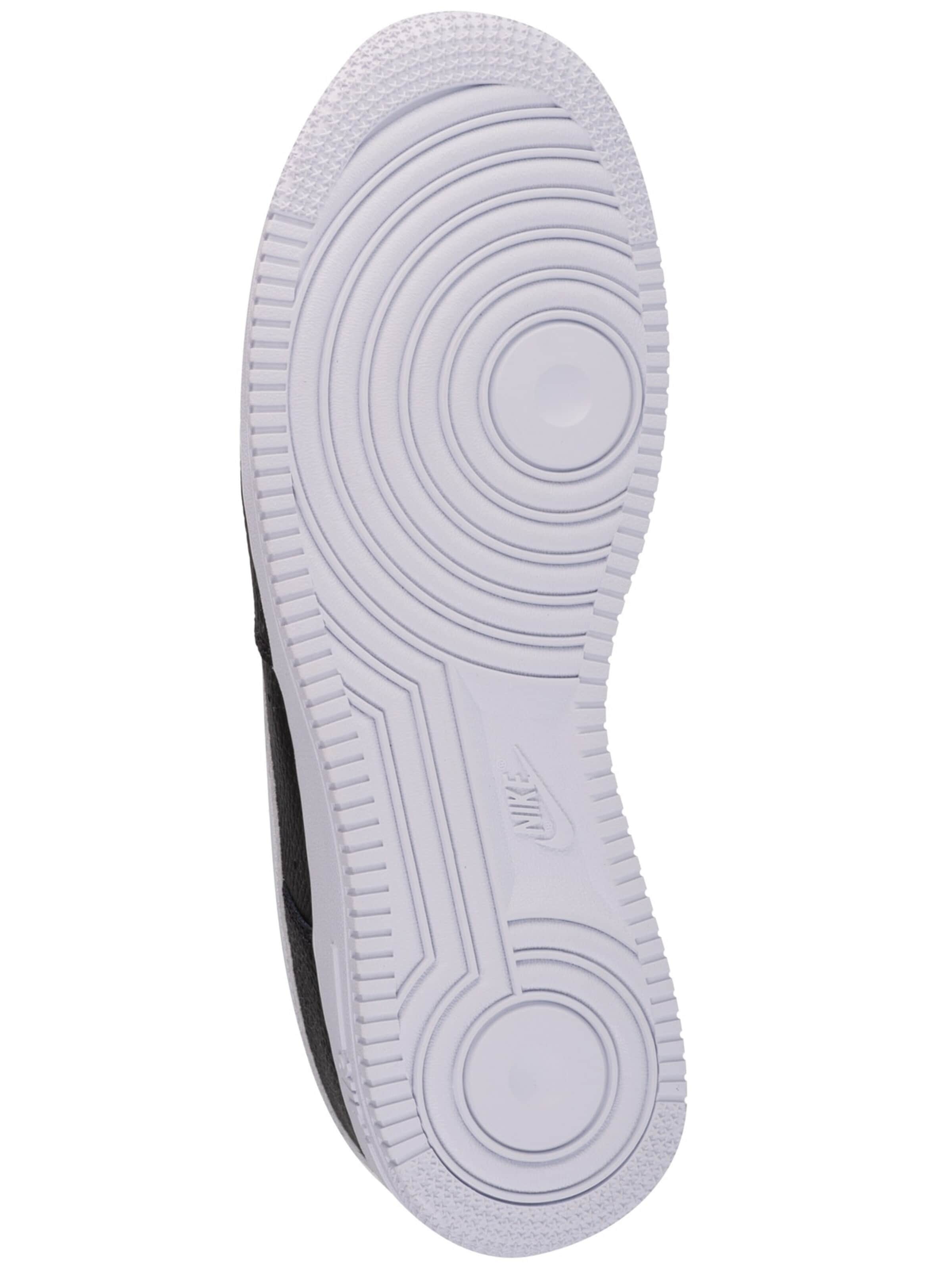 Baskets basses 'Nike Air Force 1 07' NIKE en noir