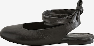 Balerini cu curea glezna 'Signature Premium' de la Next pe negru: față