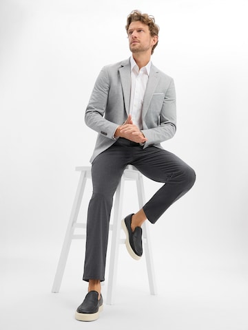 Regular Pantalon à pince Finshley & Harding en gris