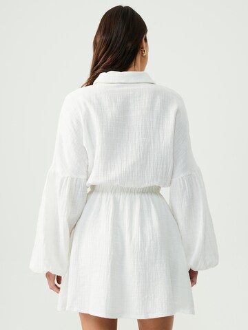 Robe-chemise 'TOPEKA' St MRLO en blanc : derrière