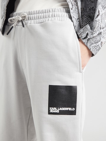 KARL LAGERFELD JEANSTapered Hlače - siva boja