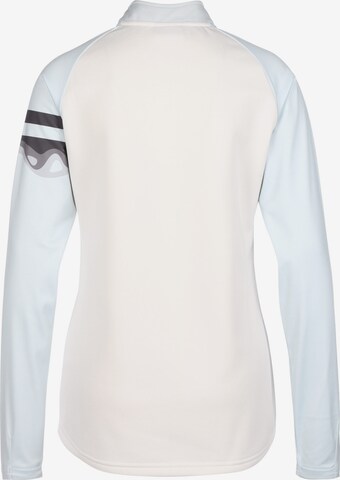 OUTFITTER Performance Shirt in White