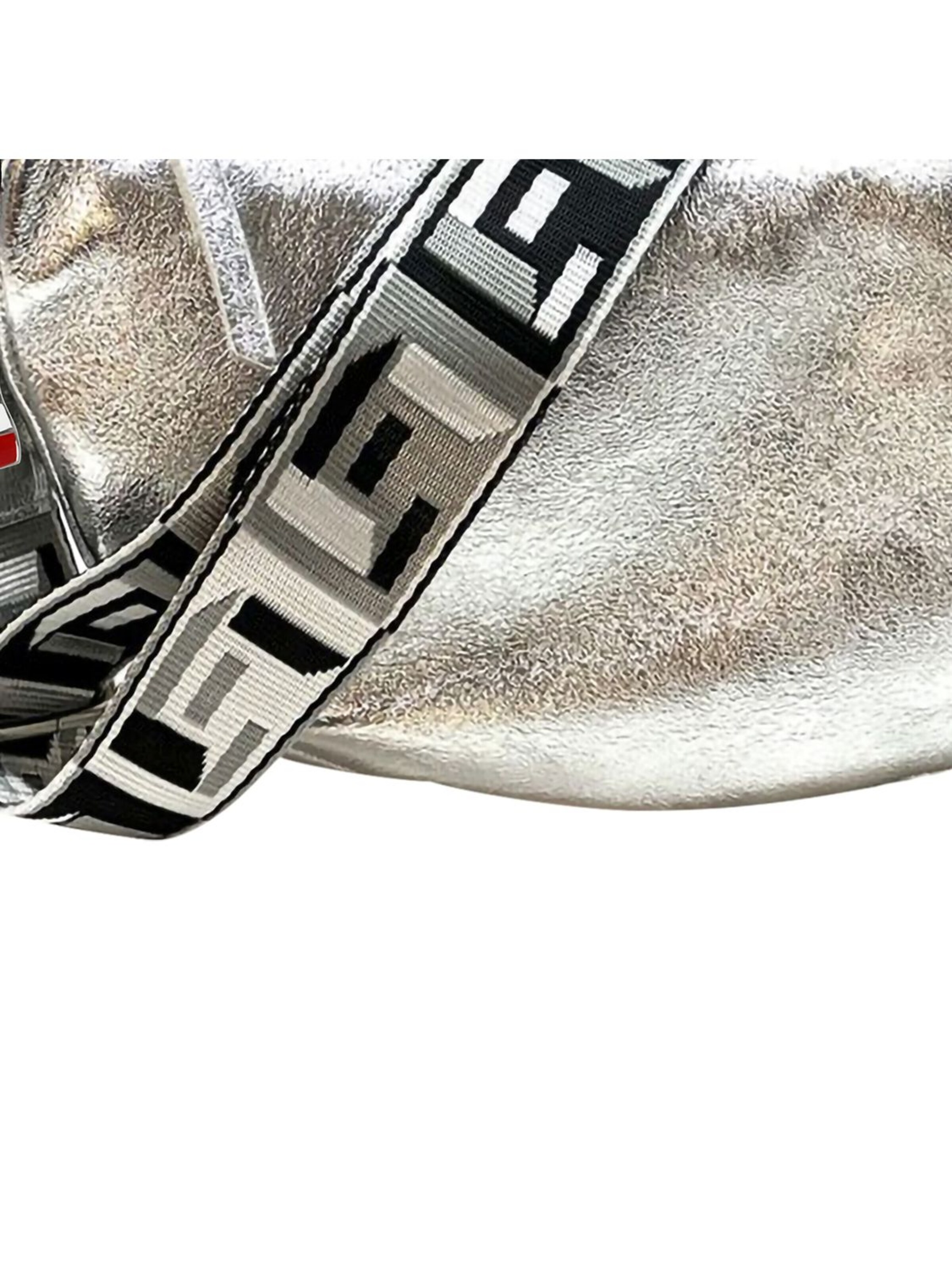 Florence Schultertasche‌‌‌‌‌‌‌‌‌ in Silber