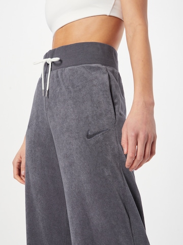 Nike Sportswear Wide leg Παντελόνι σε γκρι