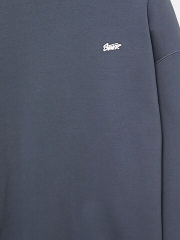 Pull&Bear Sweatshirt 'STWD' i blå